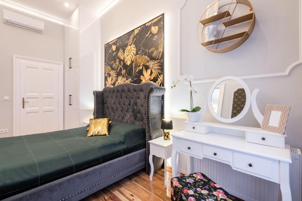 Premium Art Deco Apartment At Broadway // 4Bdr & 3Br Budapesta Exterior foto